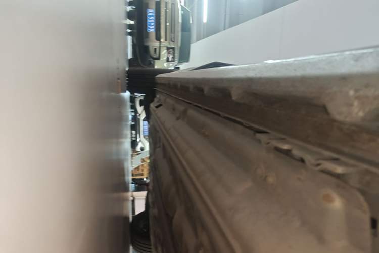Used Buick GL8 New Energy 2025 Lu Shang Luxury Edition 7-Seater Right Side Sill