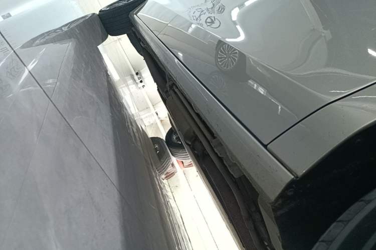 Used Buick GL8 New Energy 2025 Lu Shang Luxury Edition 7-Seater Right Side Sill