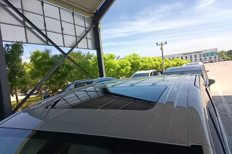 Used Buick GL8 New Energy 2025 Lu Shang Luxury Edition 7-Seater Roof