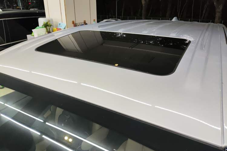 Used Buick GL8 New Energy 2025 Lu Shang Luxury Edition 7-Seater Roof