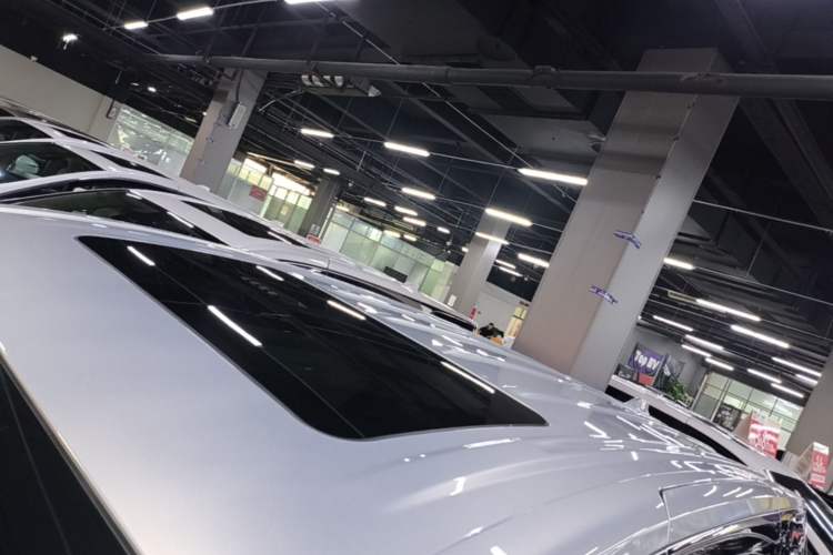 Used Buick GL8 New Energy 2025 Lu Shang Luxury Edition 7-Seater Roof