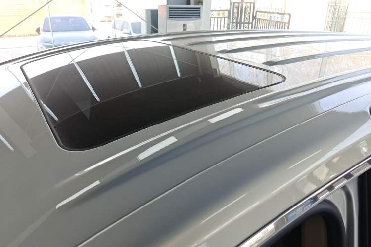 Used Buick GL8 New Energy 2025 Lu Shang Luxury Edition 7-Seater Roof