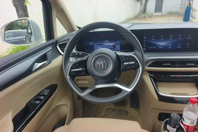 Used Buick GL8 New Energy 2025 Lushang First-Drive Edition 7-Seater Steering Wheel