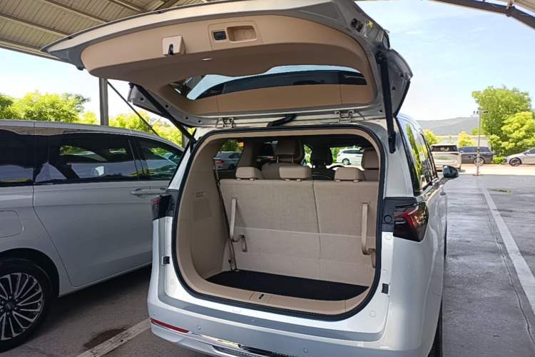 Used Buick GL8 New Energy 2025 Lu Shang Luxury Edition 7-Seater Trunk