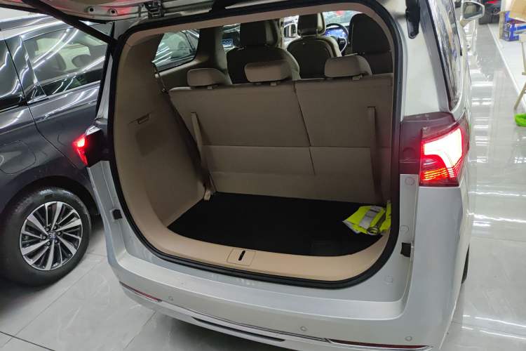 Used Buick GL8 New Energy 2025 Lu Shang Luxury Edition 7-Seater Trunk