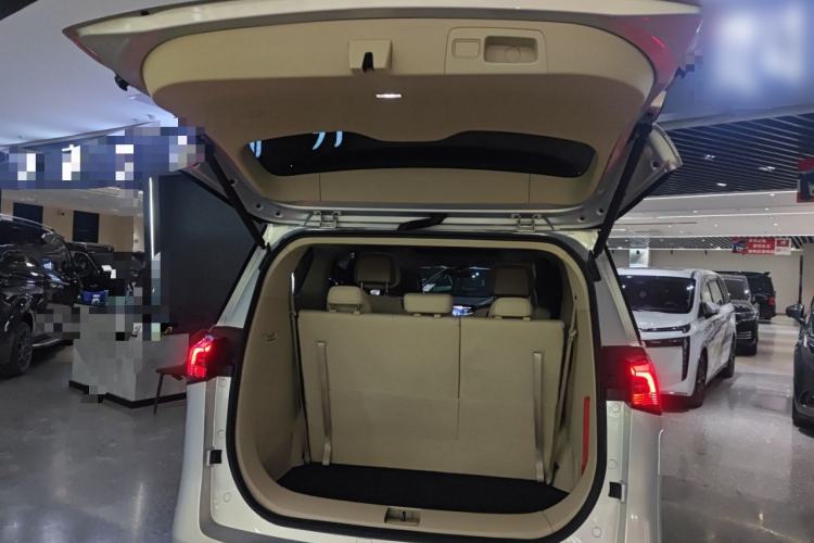 Used Buick GL8 New Energy 2025 Lushang First-Drive Edition 7-Seater Trunk