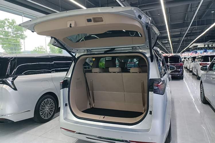 Used Buick GL8 New Energy 2025 Lu Shang Luxury Edition 7-Seater Trunk