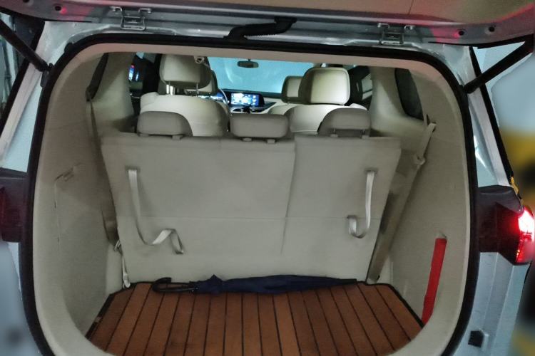 Used Buick GL8 New Energy 2025 Lushang First-Drive Edition 7-Seater Trunk