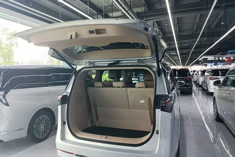 Used Buick GL8 New Energy 2025 Lu Shang Luxury Edition 7-Seater Trunk