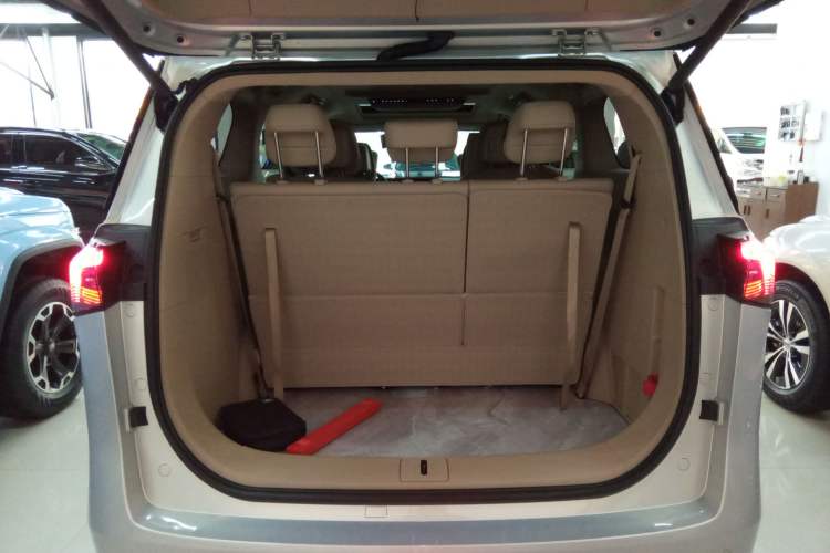 Used Buick GL8 New Energy 2025 Lu Shang Luxury Edition 7-Seater Trunk