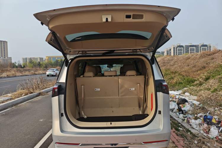 Used Buick GL8 New Energy 2025 Lu Shang Luxury Edition 7-Seater Trunk