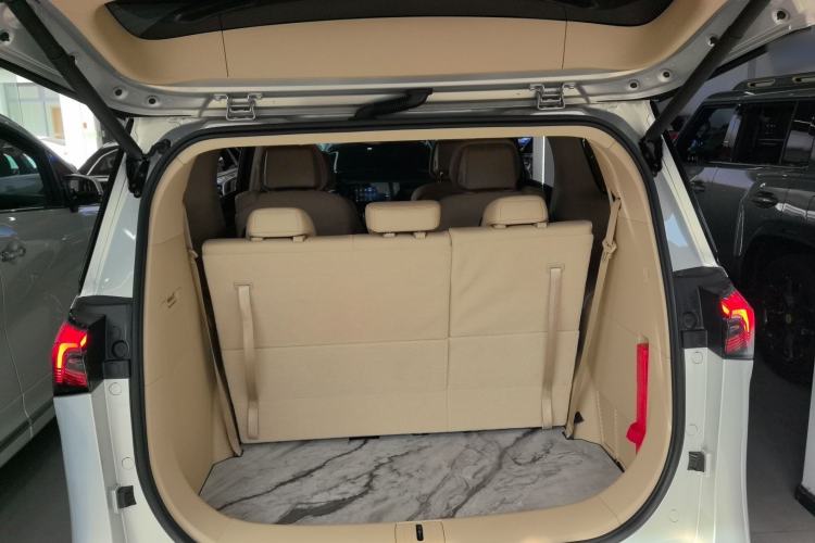 Used Buick GL8 New Energy 2025 Lu Shang Luxury Edition 7-Seater Trunk
