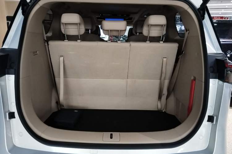 Used Buick GL8 New Energy 2025 Lu Shang Luxury Edition 7-Seater Trunk