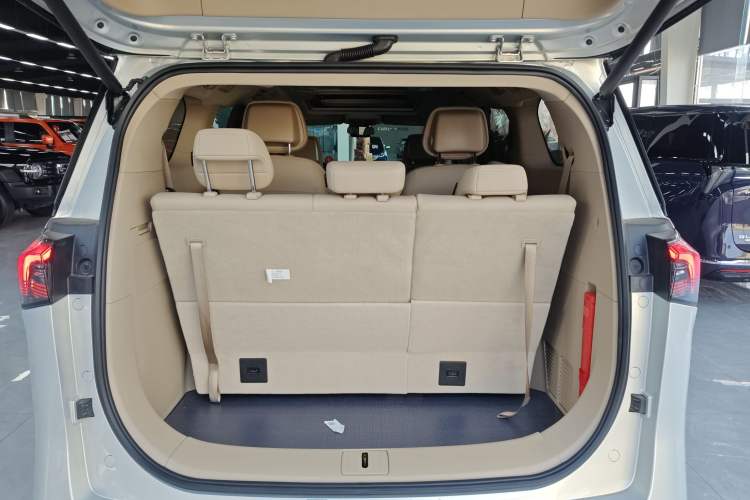 Used Buick GL8 New Energy 2025 Lu Shang Luxury Edition 7-Seater Trunk