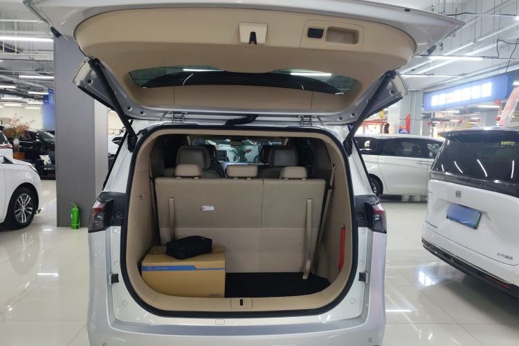 Used Buick GL8 New Energy 2025 Lu Shang Luxury Edition 7-Seater Trunk