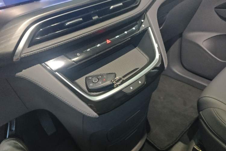Used Buick GL8 New Energy 2025 Lu Shang Smart Enjoyment Edition 7-Seater Vehicle Key