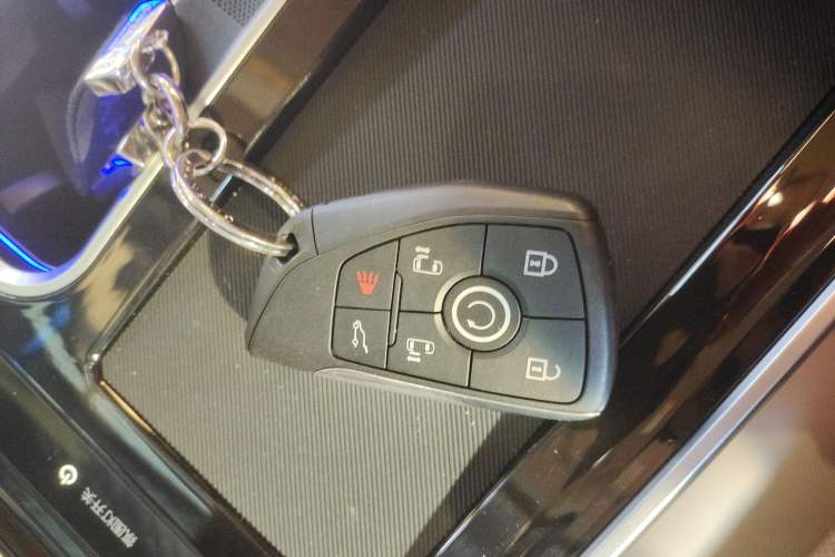 Used Buick GL8 New Energy 2025 Lu Shang Luxury Edition 7-Seater Vehicle Key