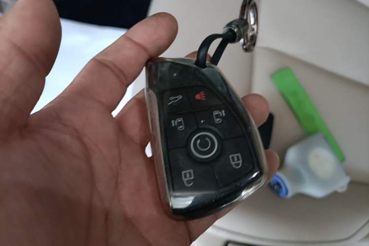 Used Buick GL8 New Energy 2025 Lu Shang Smart Enjoyment Edition 7-Seater Vehicle Key