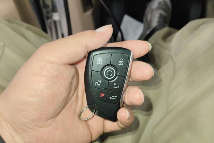 Used Buick GL8 New Energy 2025 Lu Shang Luxury Edition 7-Seater Vehicle Key