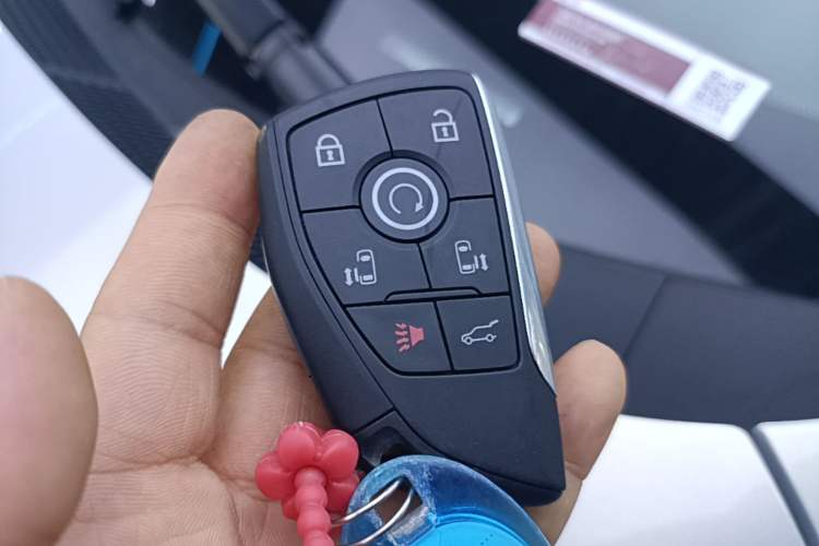 Used Buick GL8 New Energy 2025 Lu Shang Luxury Edition 7-Seater Vehicle Key