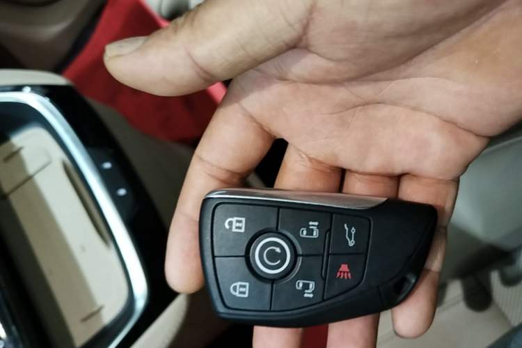 Used Buick GL8 New Energy 2025 Lu Shang Luxury Edition 7-Seater Vehicle Key