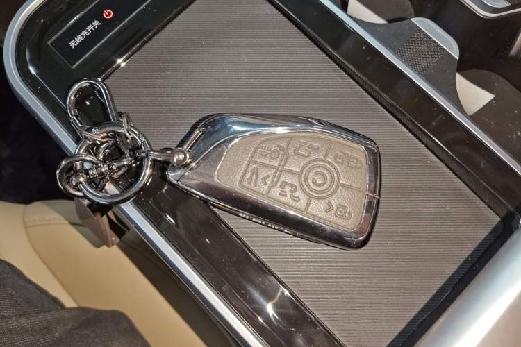 Used Buick GL8 New Energy 2025 Lu Shang Luxury Edition 7-Seater Vehicle Key