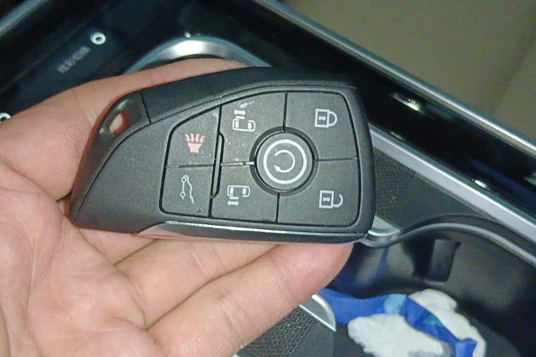 Used Buick GL8 New Energy 2025 Lu Shang Luxury Edition 7-Seater Vehicle Key