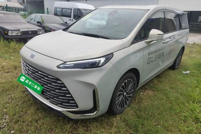 Ojetý Buick GL8 New Energy 2025 Lu Shang Luxury Edition 7-Seater
