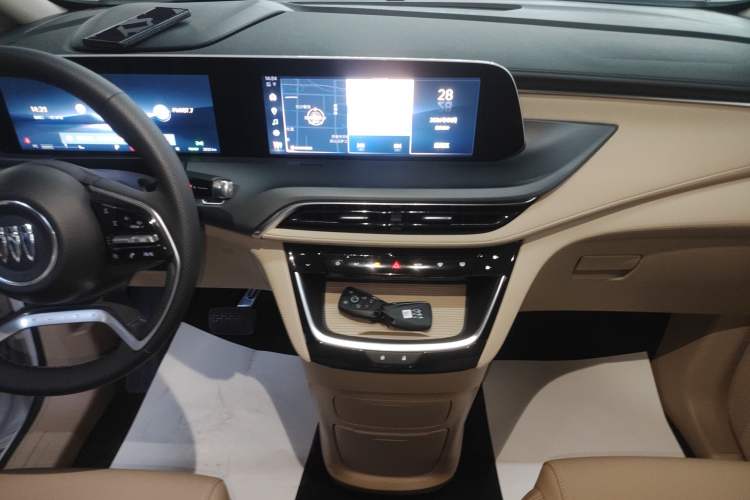 Used Buick GL8 New Energy 2025 Lu Shang Smart Enjoyment Edition 7-Seater Audio And AC Panel