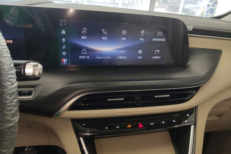 Used Buick GL8 New Energy 2025 Lu Shang Smart Enjoyment Edition 7-Seater Audio And AC Panel