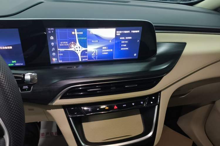 Used Buick GL8 New Energy 2025 Lu Shang Smart Enjoyment Edition 7-Seater Audio And AC Panel