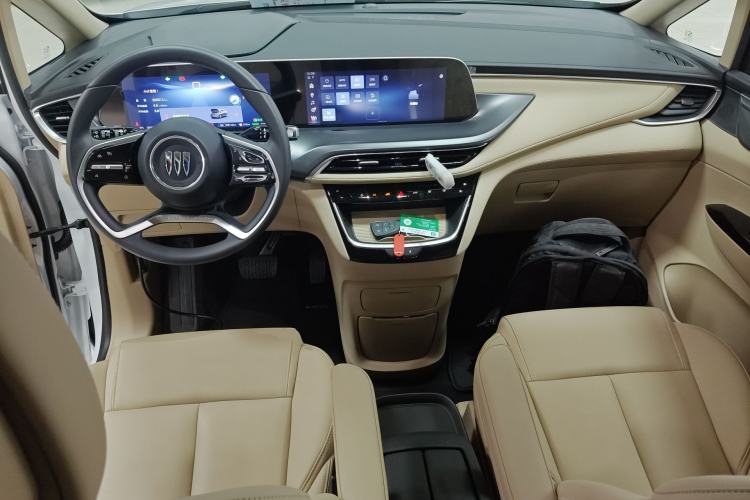 Used Buick GL8 New Energy 2025 Lushang First-Drive Edition 7-Seater Center Console