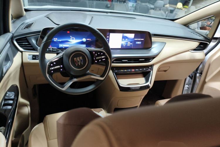 Used Buick GL8 New Energy 2025 Lushang First-Drive Edition 7-Seater Center Console