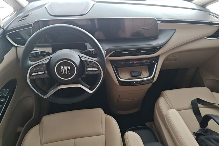 Used Buick GL8 New Energy 2025 Lu Shang Luxury Edition 7-Seater Center Console