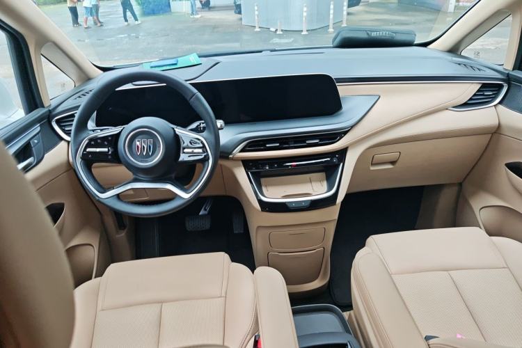 Used Buick GL8 New Energy 2025 Lu Shang Luxury Edition 7-Seater Center Console