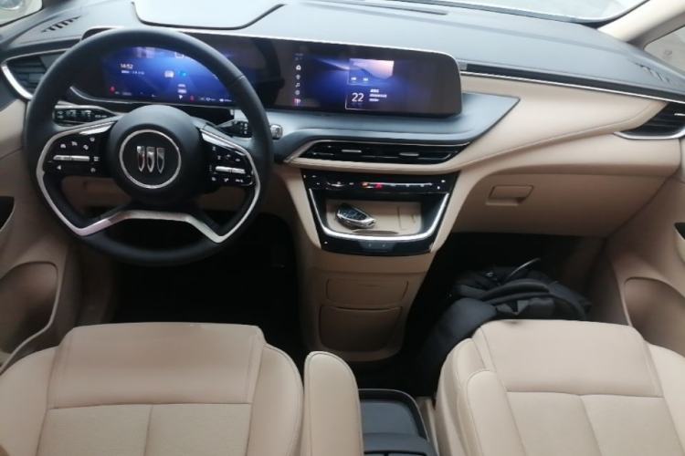 Used Buick GL8 New Energy 2025 Lu Shang Luxury Edition 7-Seater Center Console