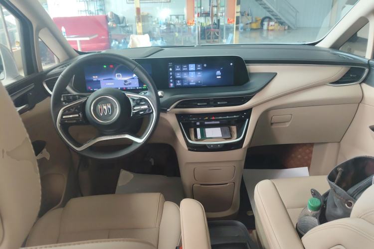 Used Buick GL8 New Energy 2025 Lu Shang Luxury Edition 7-Seater Center Console