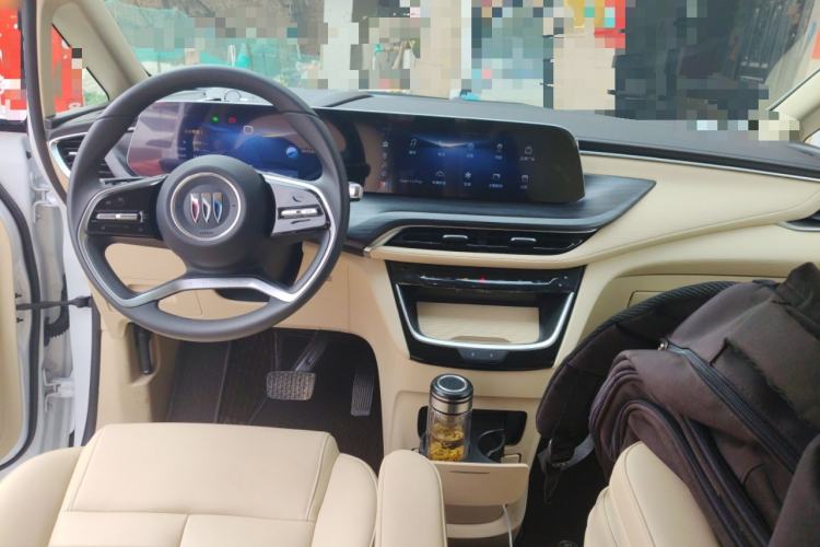 Used Buick GL8 New Energy 2025 Lushang First-Drive Edition 7-Seater Center Console