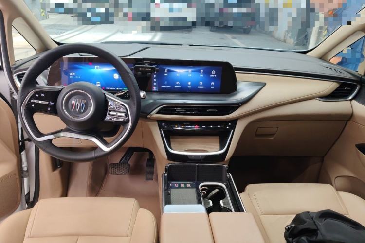 Used Buick GL8 New Energy 2025 Lushang First-Drive Edition 7-Seater Center Console