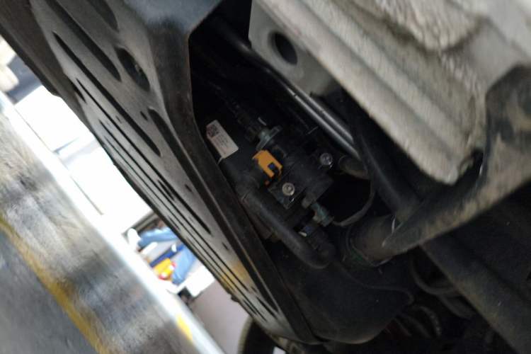 Used Buick GL8 New Energy 2025 Lushang First-Drive Edition 7-Seater Chassis Rear Left