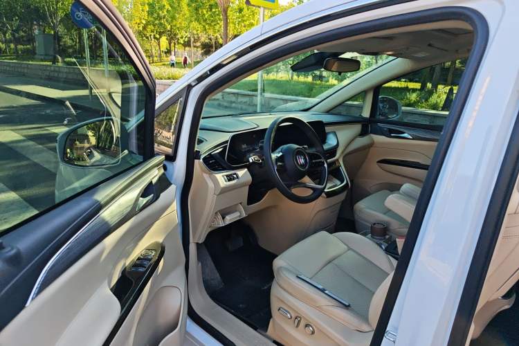 Used Buick GL8 New Energy 2025 Lu Shang Luxury Edition 7-Seater Driver Seat