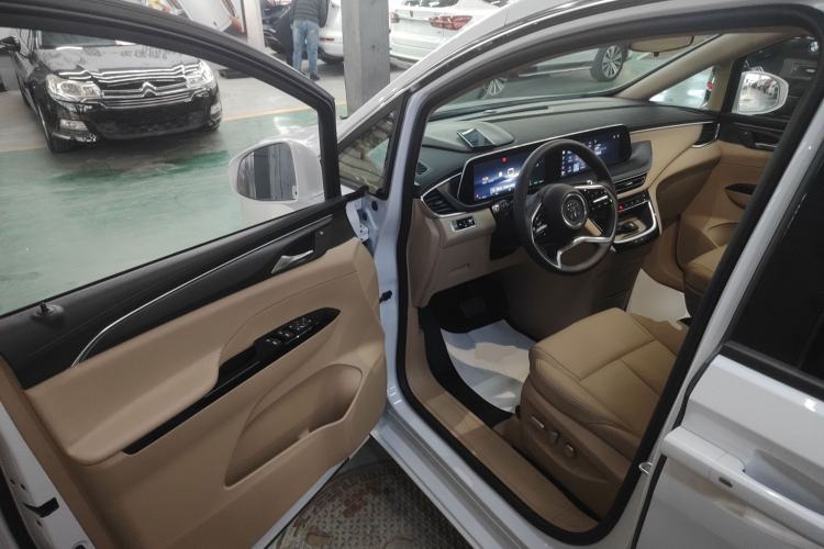 Used Buick GL8 New Energy 2025 Lu Shang Smart Enjoyment Edition 7-Seater Driver Seat