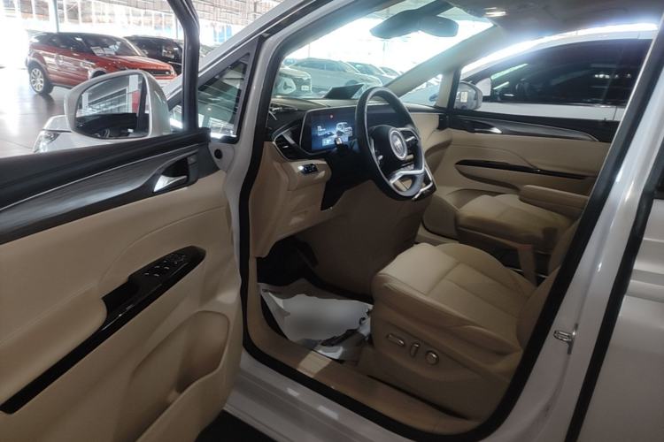 Used Buick GL8 New Energy 2025 Lu Shang Luxury Edition 7-Seater Driver Seat