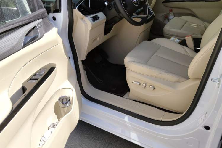 Used Buick GL8 New Energy 2025 Lu Shang Smart Enjoyment Edition 7-Seater Driver Seat