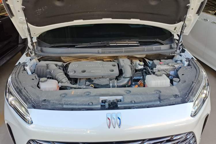 Used Buick GL8 New Energy 2025 Lushang First-Drive Edition 7-Seater Engine Bay