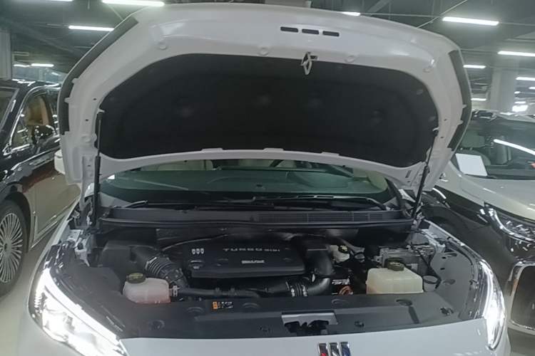 Used Buick GL8 New Energy 2025 Lu Shang Luxury Edition 7-Seater Engine Bay