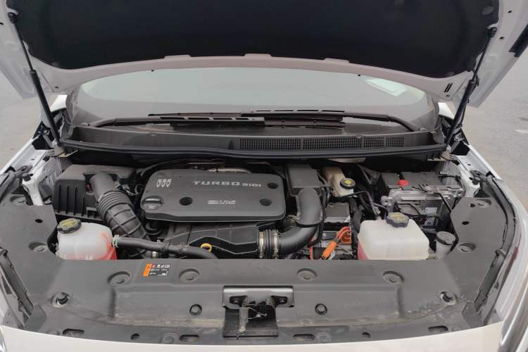 Used Buick GL8 New Energy 2025 Lushang First-Drive Edition 7-Seater Engine Bay