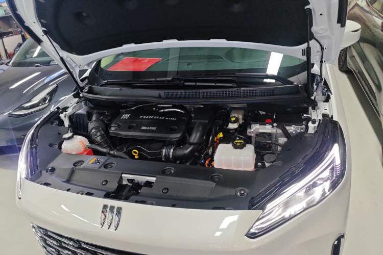 Used Buick GL8 New Energy 2025 Lu Shang Luxury Edition 7-Seater Engine Bay