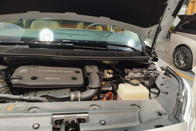 Used Buick GL8 New Energy 2025 Lushang First-Drive Edition 7-Seater Engine Bay Left