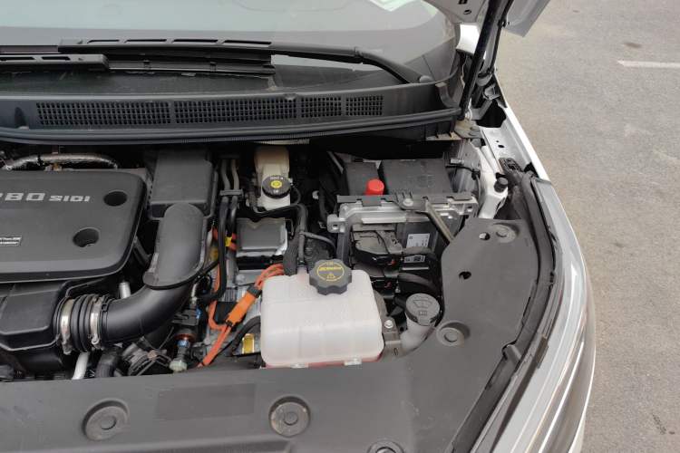 Used Buick GL8 New Energy 2025 Lushang First-Drive Edition 7-Seater Engine Bay Left
